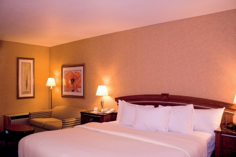 Clarion Inn Conference Center 莫德斯托 客房 照片