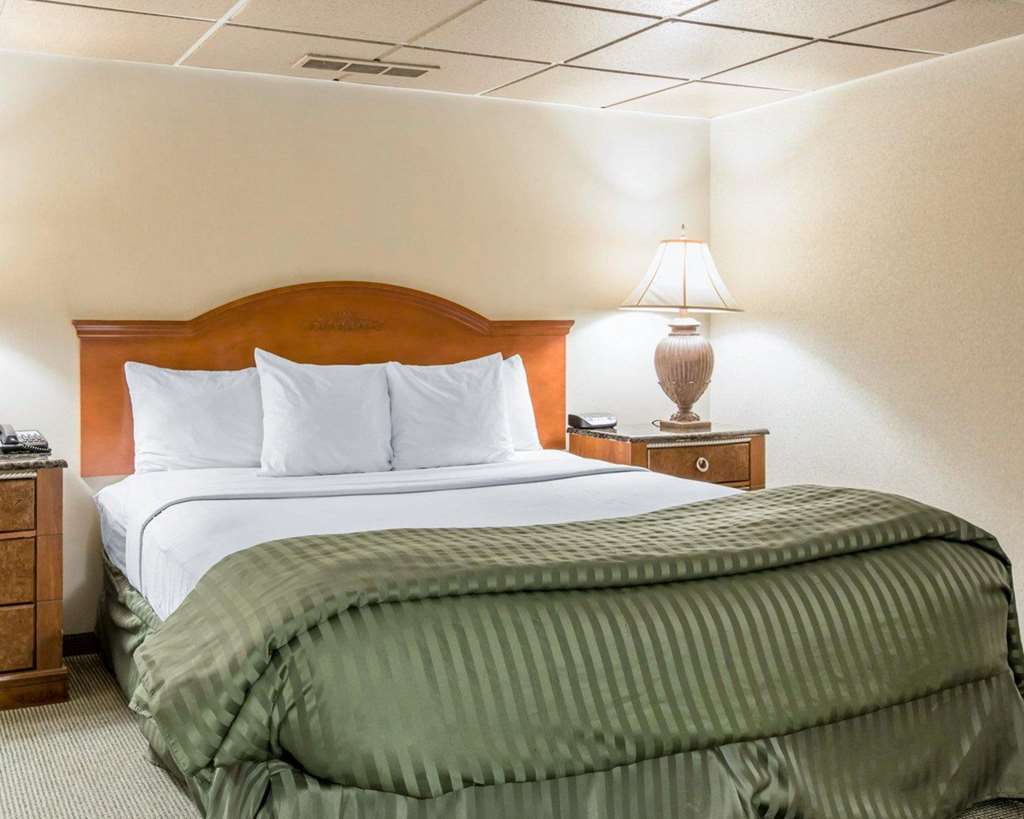 Clarion Inn Conference Center 莫德斯托 外观 照片