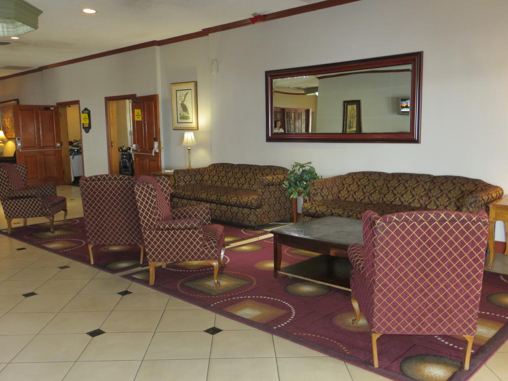 Clarion Inn Conference Center 莫德斯托 外观 照片