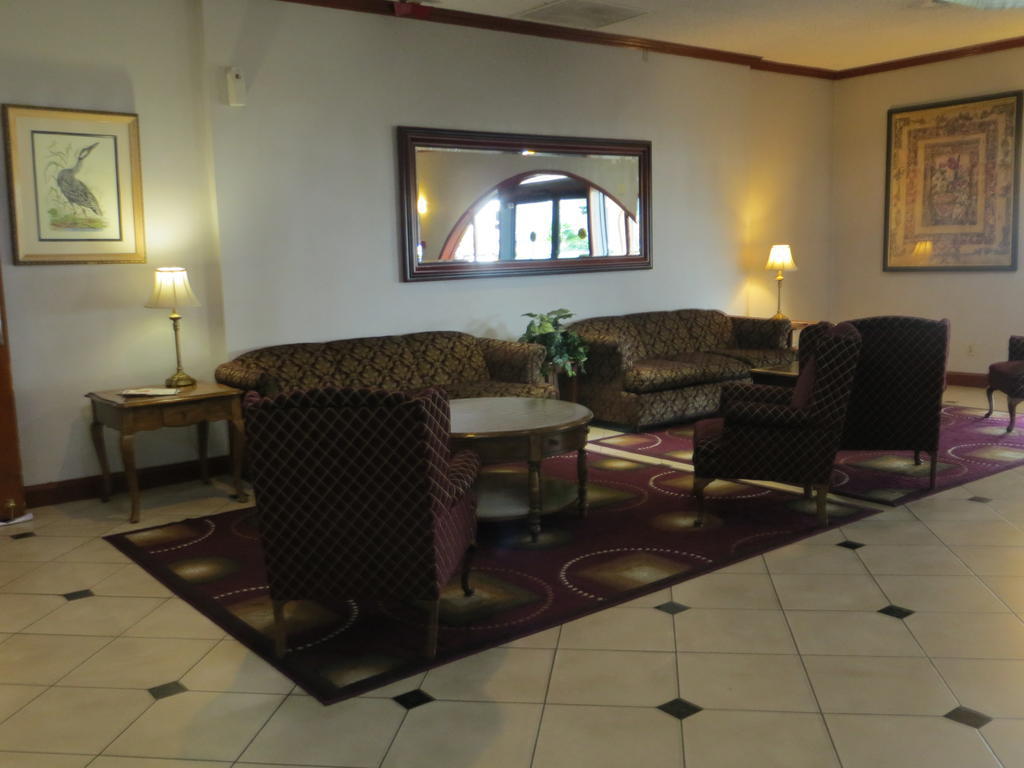 Clarion Inn Conference Center 莫德斯托 外观 照片