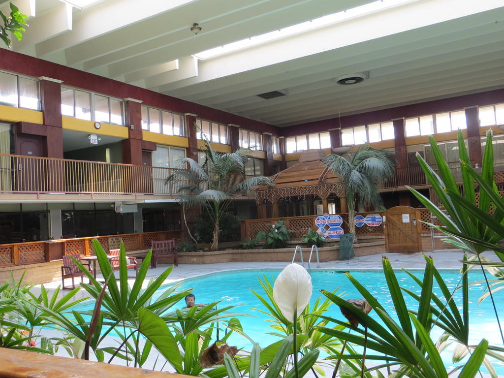 Clarion Inn Conference Center 莫德斯托 外观 照片