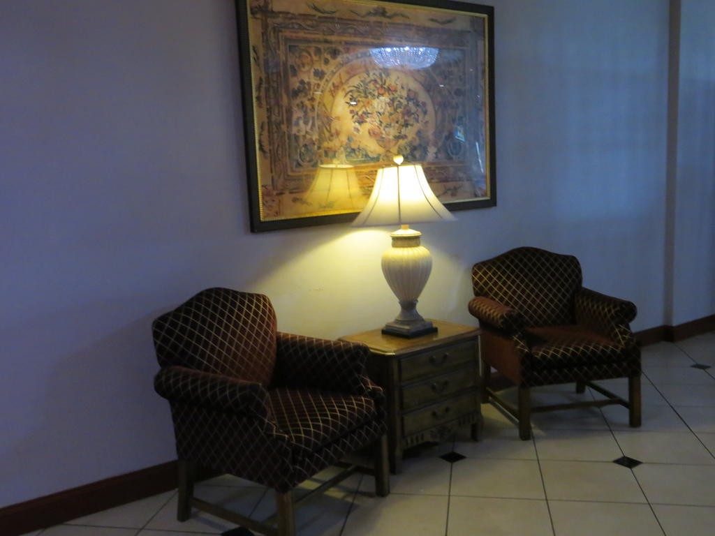 Clarion Inn Conference Center 莫德斯托 外观 照片
