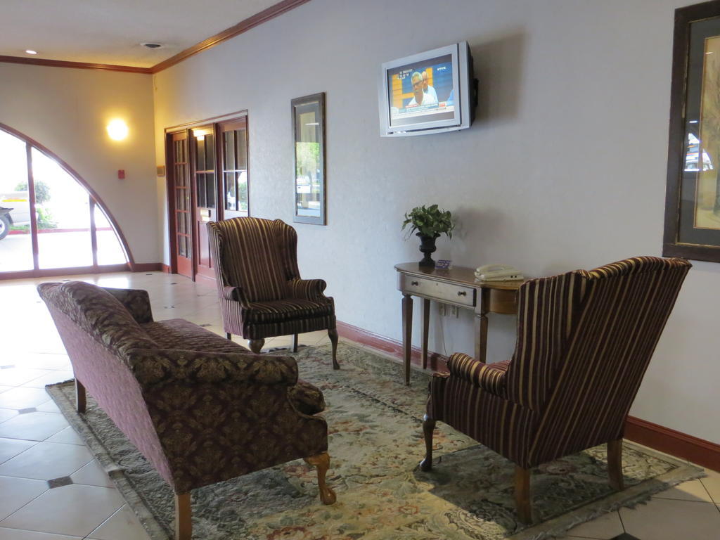 Clarion Inn Conference Center 莫德斯托 外观 照片