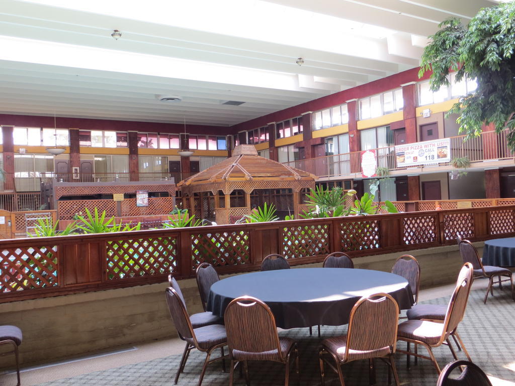 Clarion Inn Conference Center 莫德斯托 外观 照片