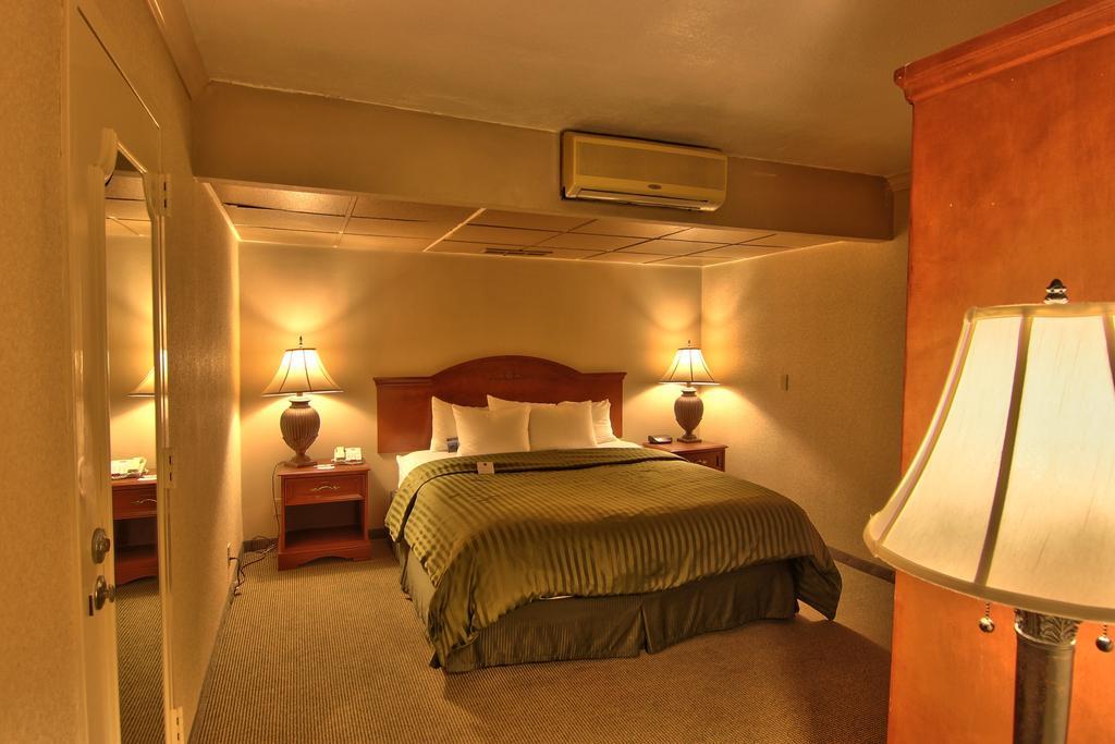Clarion Inn Conference Center 莫德斯托 外观 照片