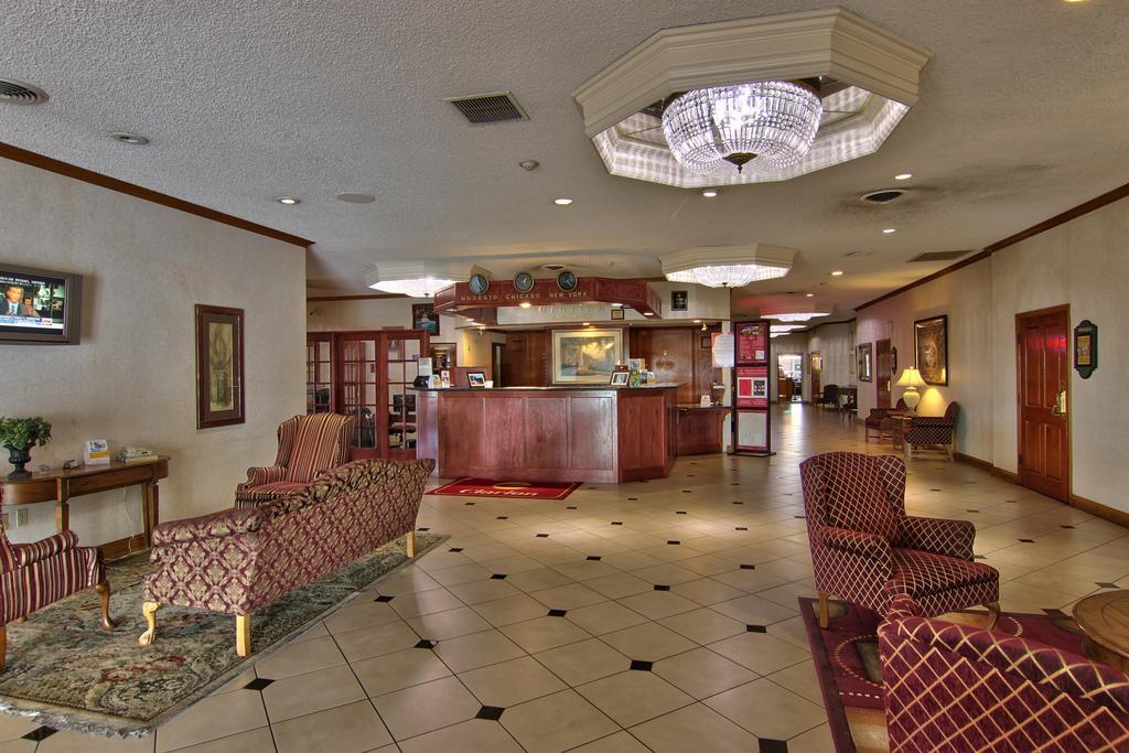 Clarion Inn Conference Center 莫德斯托 外观 照片