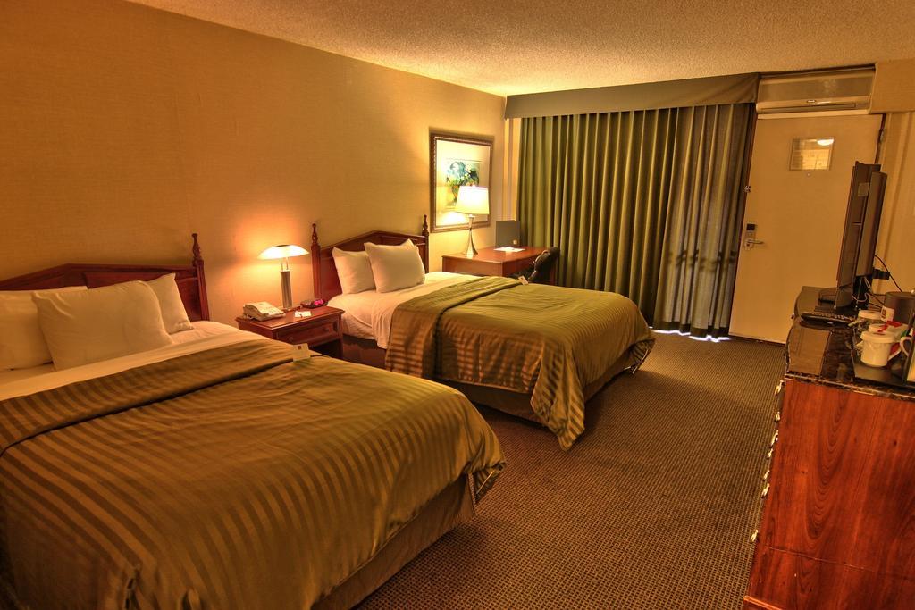 Clarion Inn Conference Center 莫德斯托 外观 照片