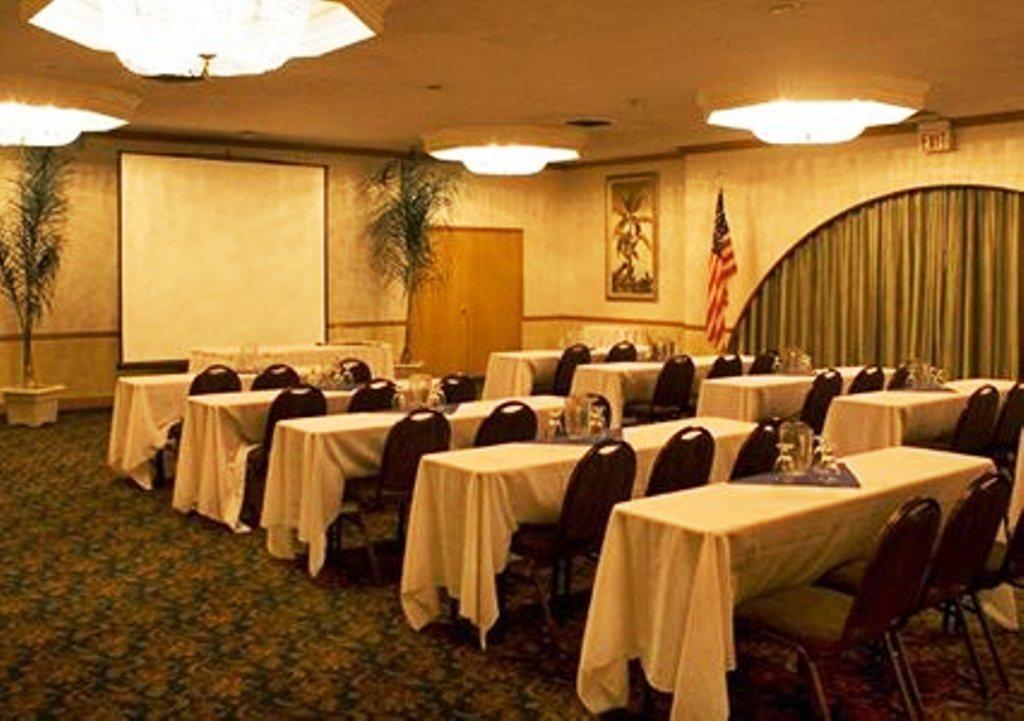 Clarion Inn Conference Center 莫德斯托 外观 照片
