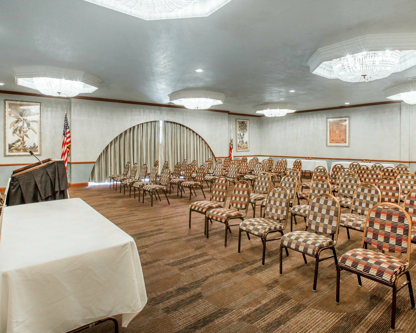 Clarion Inn Conference Center 莫德斯托 外观 照片